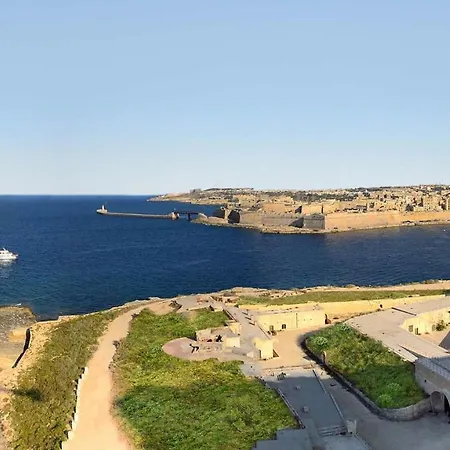 Cosy 1br Penthouse Close To The Promenade Appartement Sliema