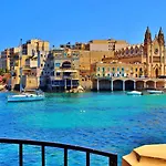Cosy 1br Penthouse Close To The Promenade Apartment