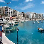 Cosy 1br Penthouse Close To The Promenade *