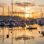 Apartment Cosy 1br Penthouse Close To The Promenade