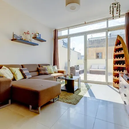 아파트 Cosy 1br Penthouse Close To The Promenade 슬리에마
