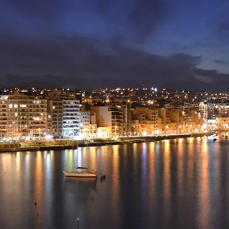 Cosy 1br Penthouse Close To The Promenade Sliema