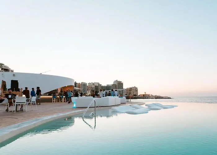 Cosy 1br Penthouse Close To The Promenade Apartamento *