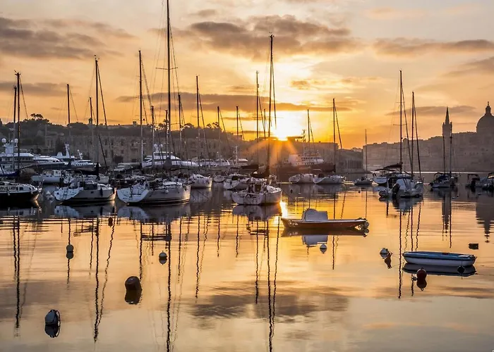 Apartamento Cosy 1br Penthouse Close To The Promenade